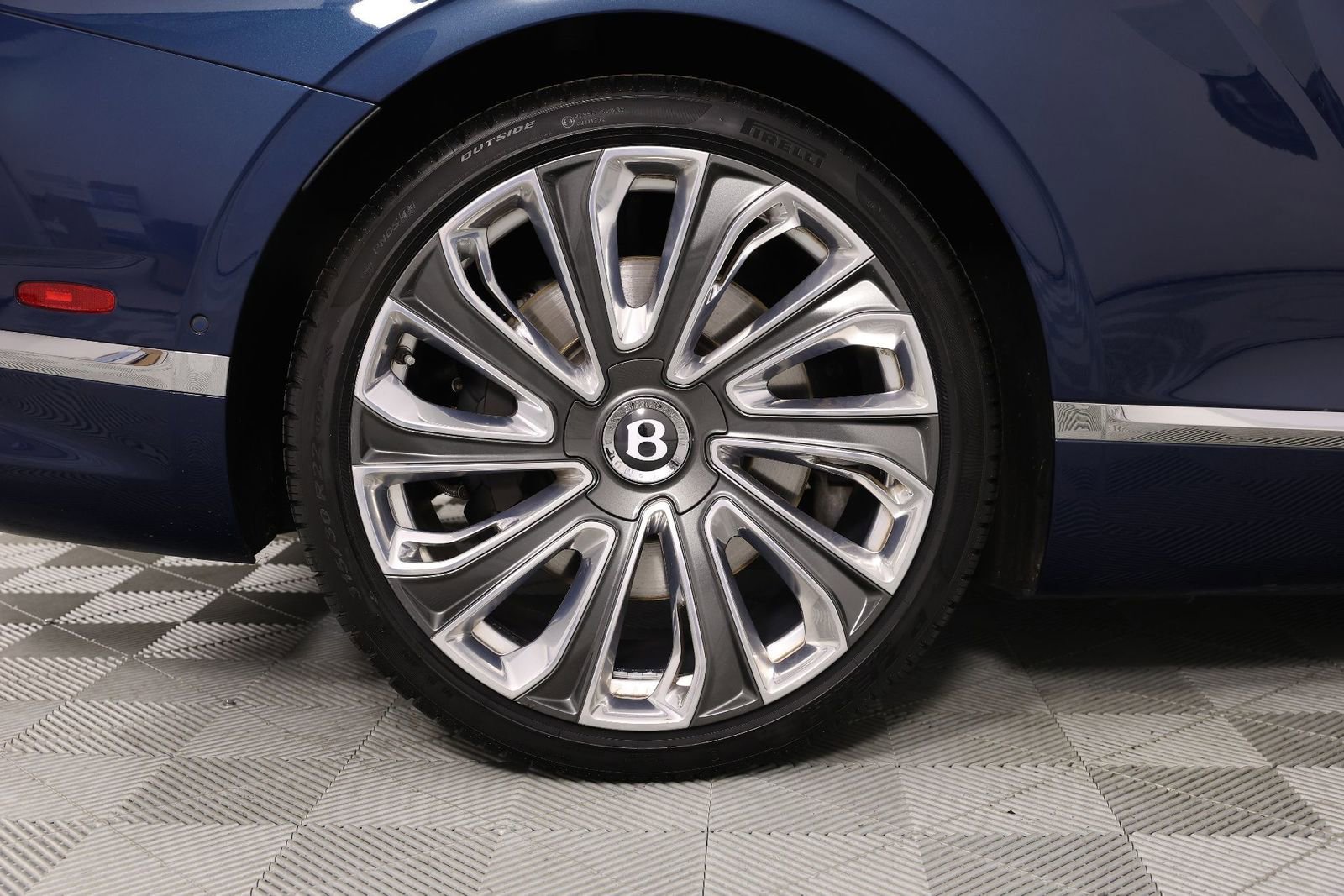 Used 2024 Bentley Continental GT Mulliner image 18