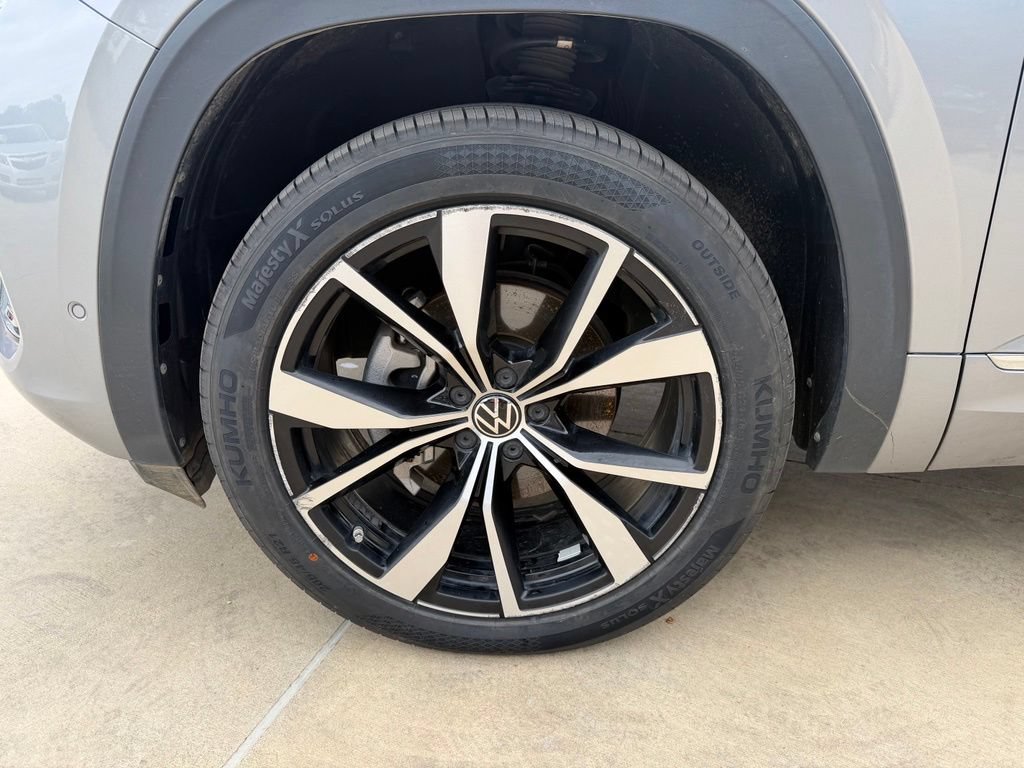 Used 2024 Volkswagen Atlas SEL Premium R-Line AWD/4WD image 9