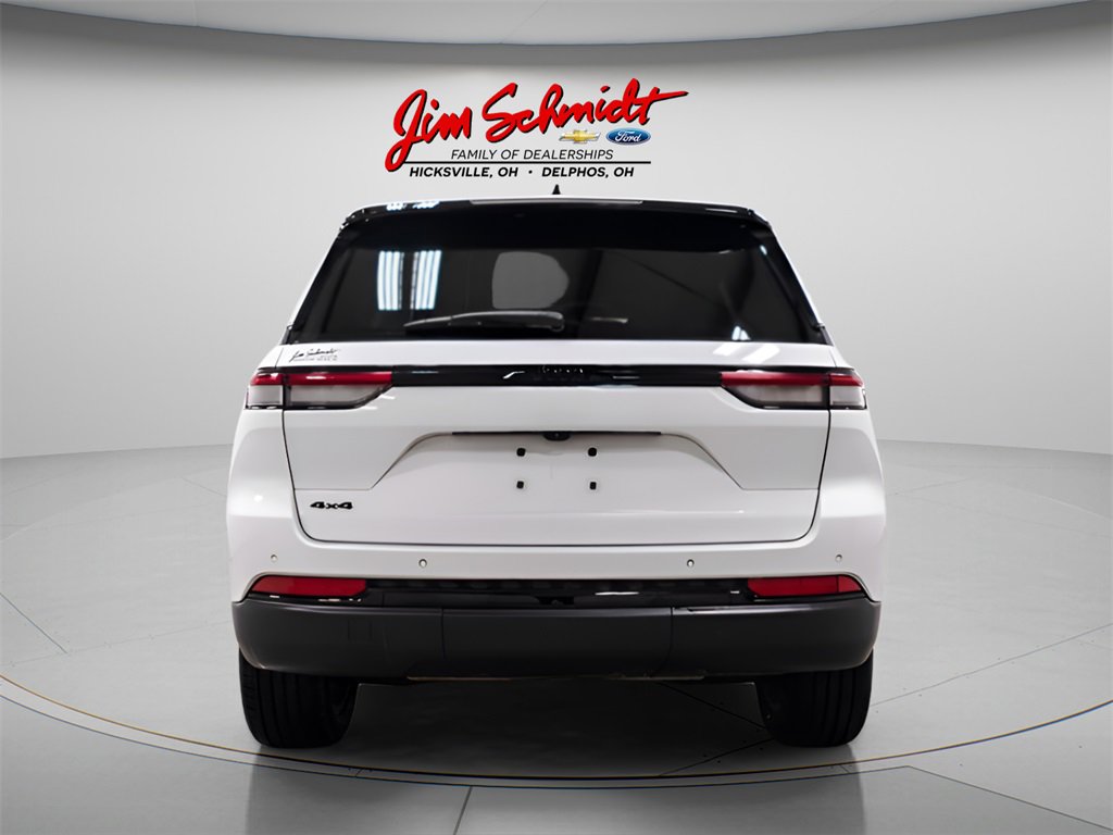 Used 2023 Jeep Grand Cherokee Altitude image 5