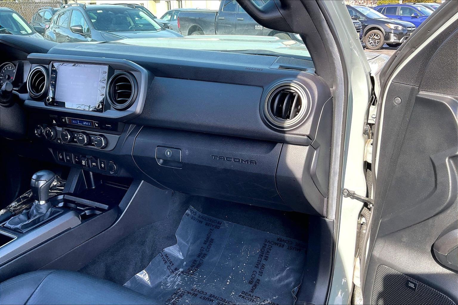 Used 2022 Toyota Tacoma TRD Sport w/ TRD Premium Sport Package image 16