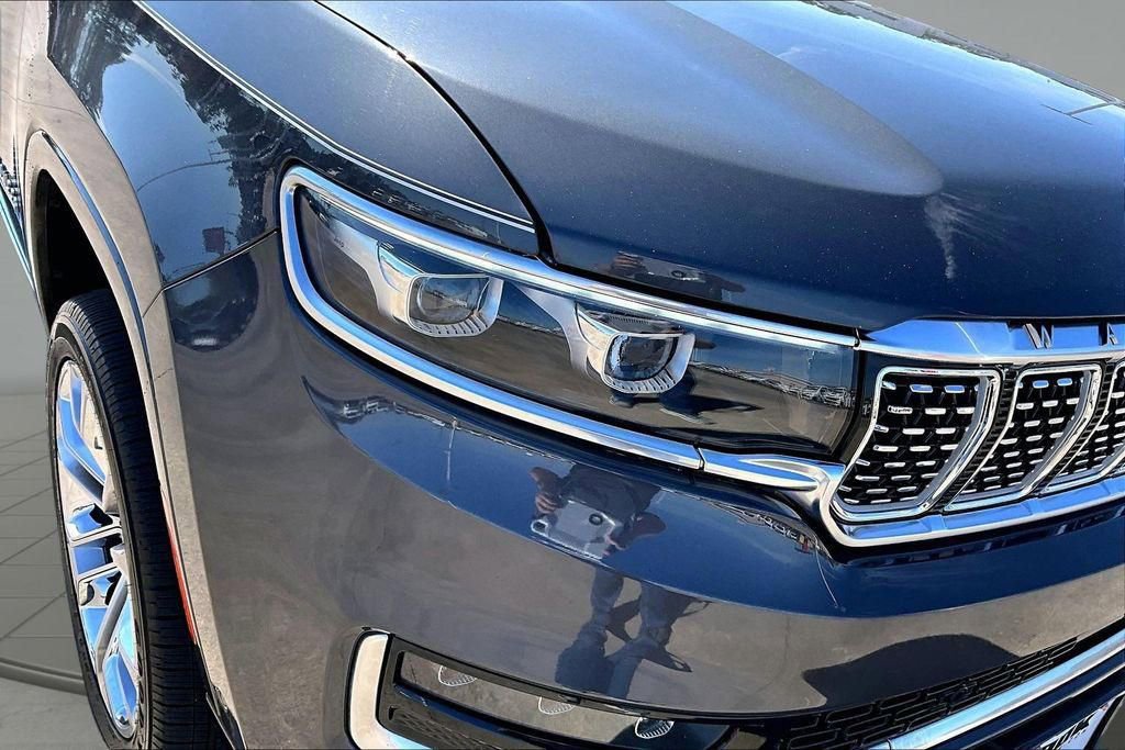 Used 2022 Jeep Grand Wagoneer Series II w/ Flexible Seating Group image 30