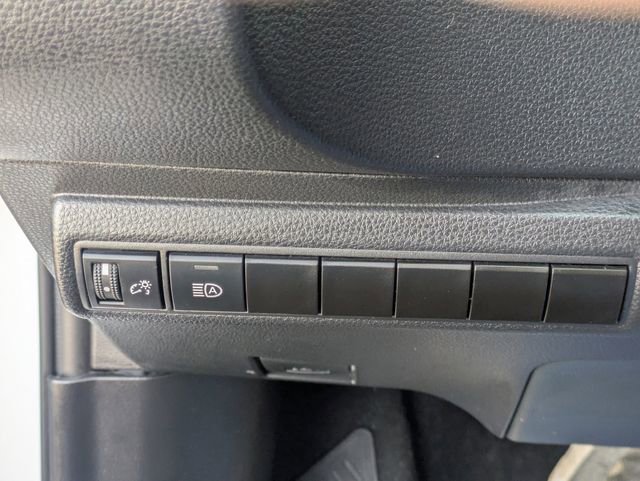 Used 2025 Toyota Corolla LE image 20