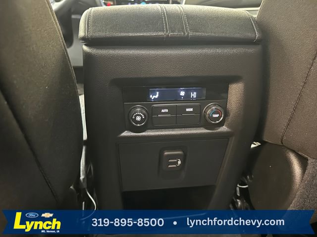 Used 2023 Chevrolet Traverse LT w/ Midnight/Sport Edition image 19
