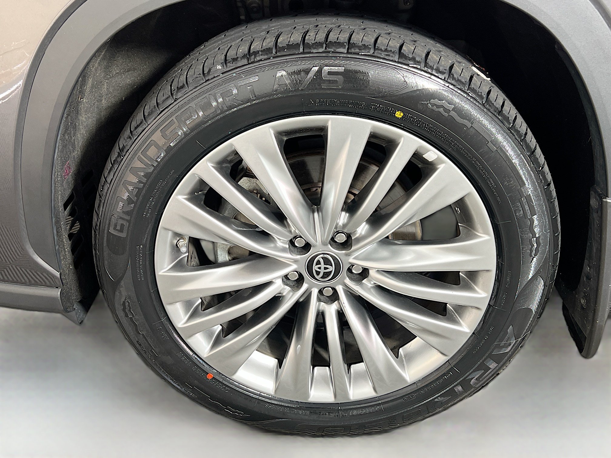 Certified 2023 Toyota Highlander Platinum AWD/4WD image 27