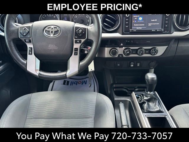 Used 2018 Toyota Tacoma SR5 AWD/4WD image 17