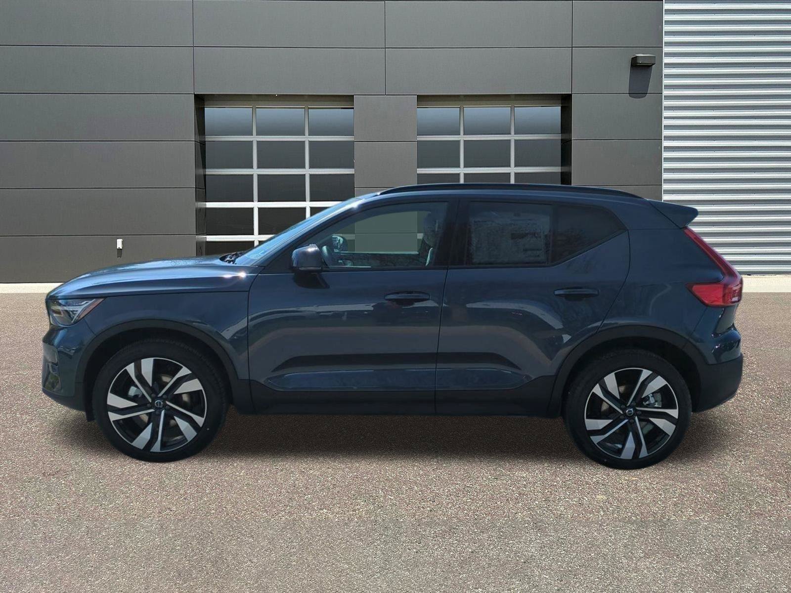 New 2026 Volvo XC40 B5 Ultra w/ Protection Package Premier AWD/4WD image 4