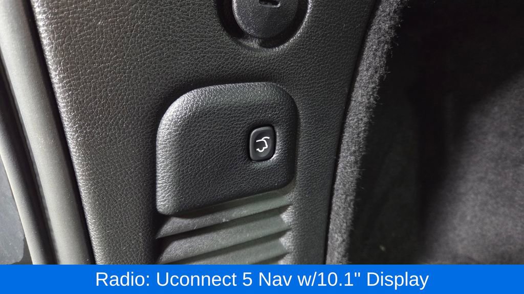 Used 2022 Dodge Durango GT image 13