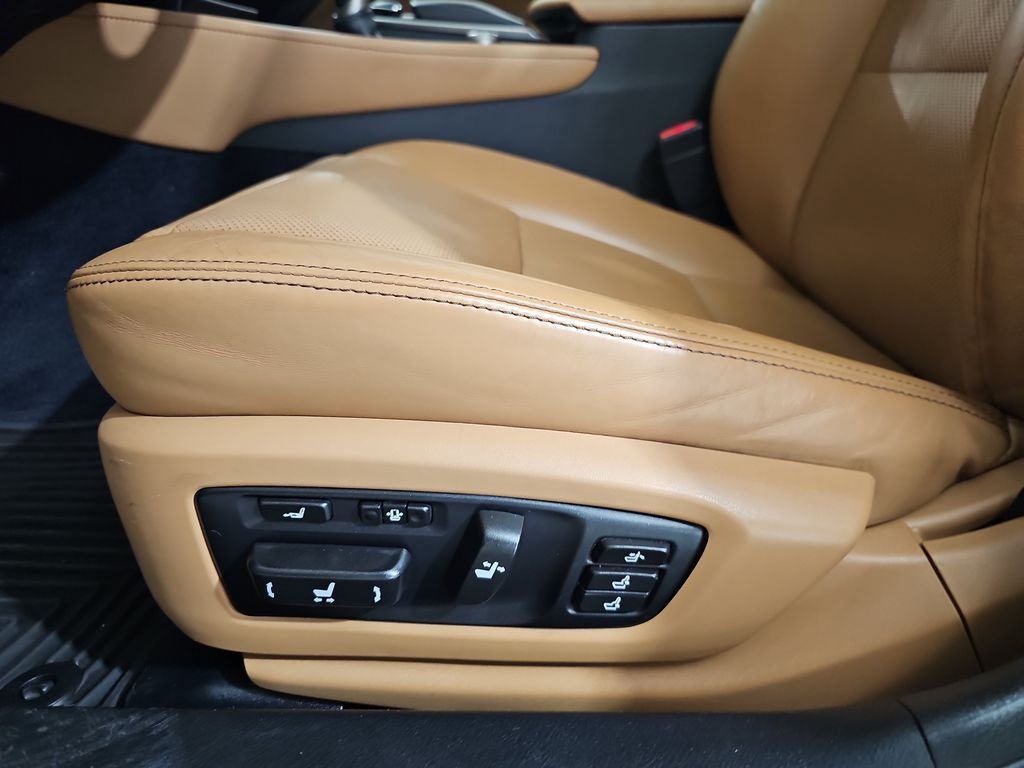 Used 2013 Lexus GS 350 AWD w/ Luxury Pkg w/Cold Weather Pkg image 30