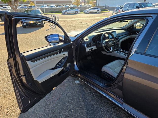 Used 2018 Honda Accord Touring image 39