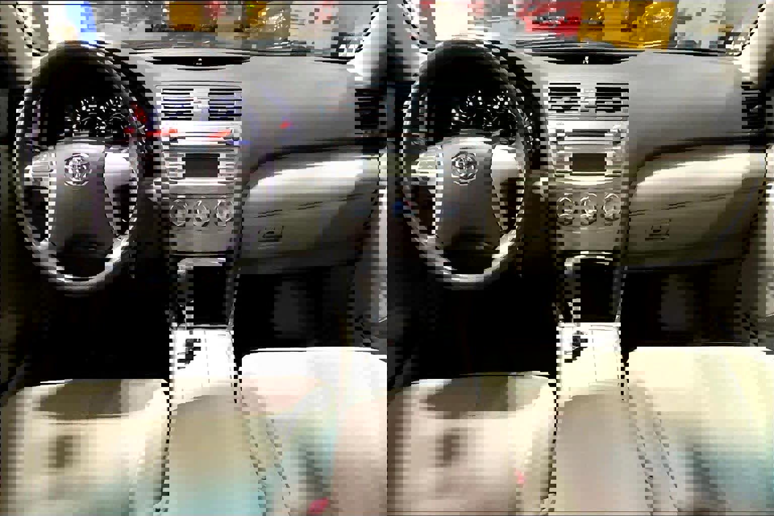 Used 2011 Toyota Camry LE w/ LE Extra-Value Pkg image 15