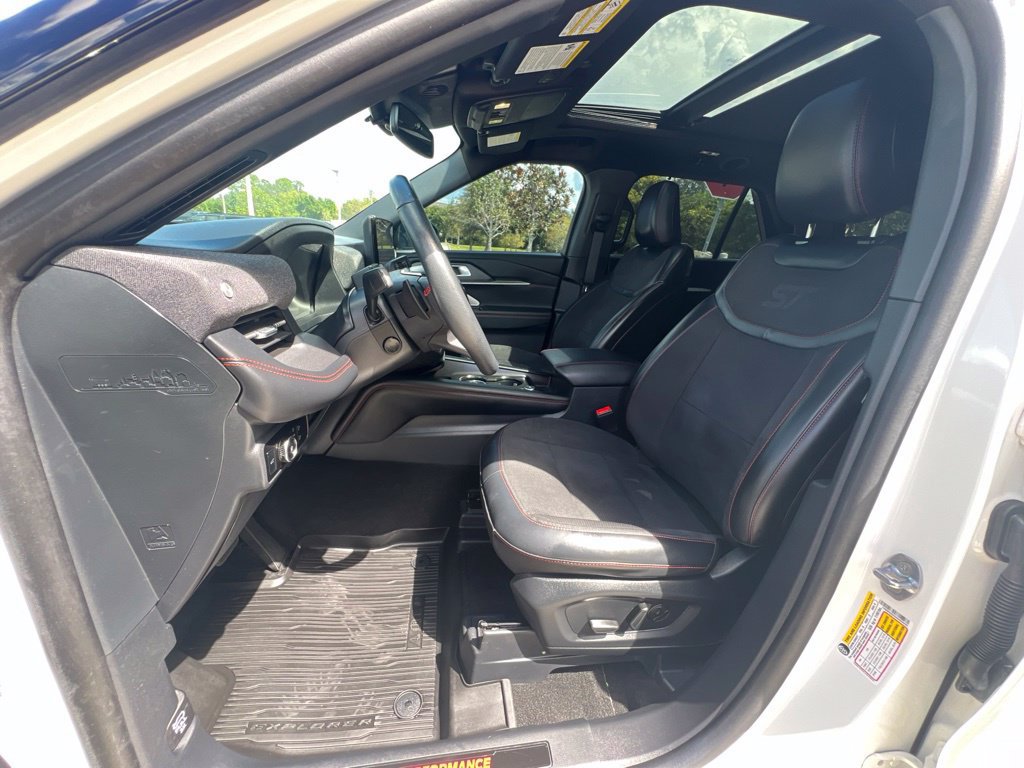 Used 2025 Ford Explorer ST AWD/4WD image 39