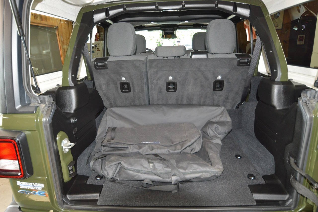Used 2024 Jeep Wrangler Unlimited w/ Convenience Group AWD/4WD image 19