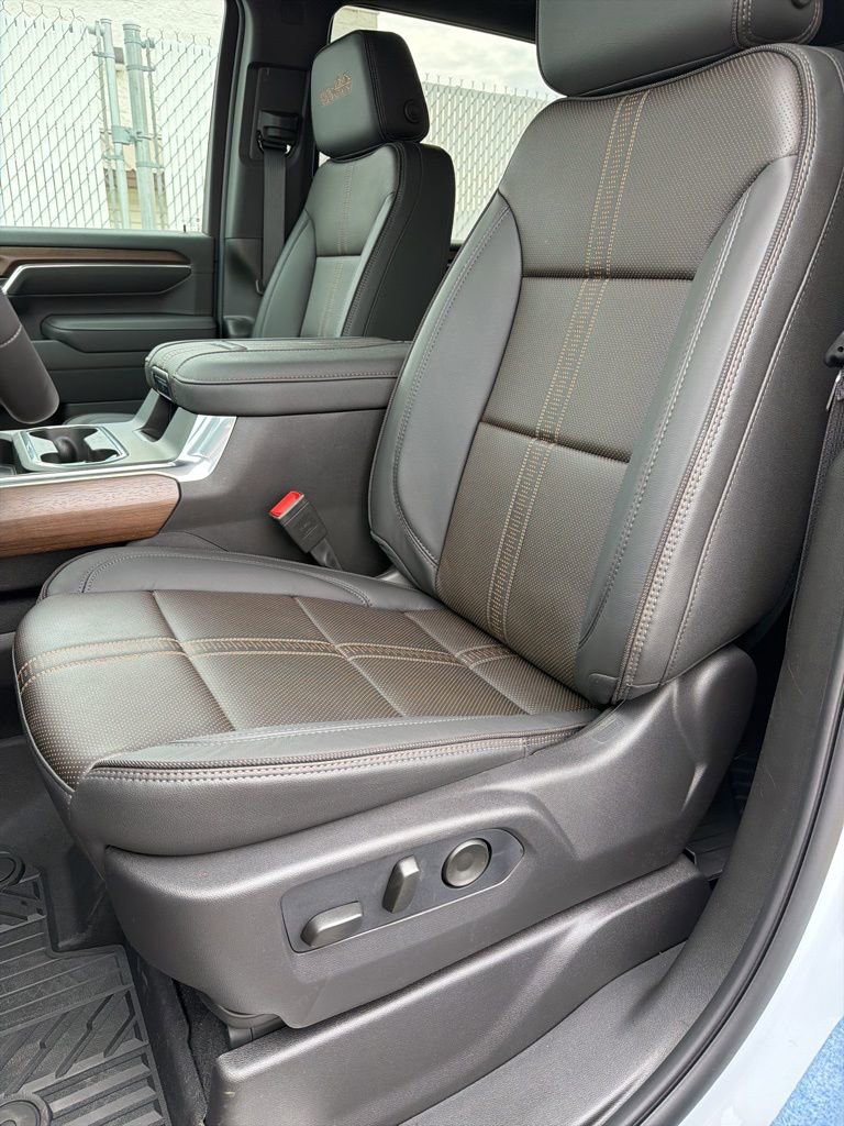 New 2026 Chevrolet Silverado 2500 High Country w/ High Country Premium Package AWD/4WD image 10