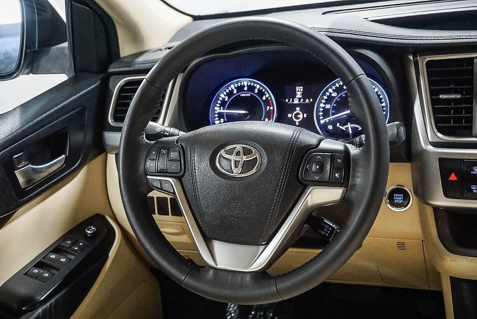 Used 2015 Toyota Highlander XLE image 17