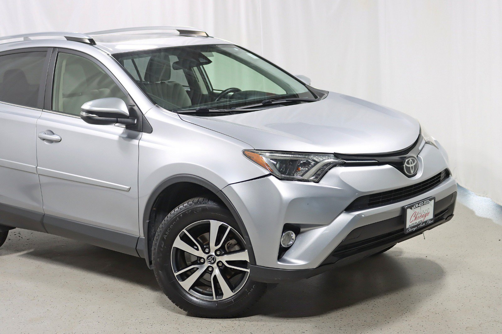 Used 2018 Toyota RAV4 XLE w/ Plus Extra Value Package AWD/4WD image 2