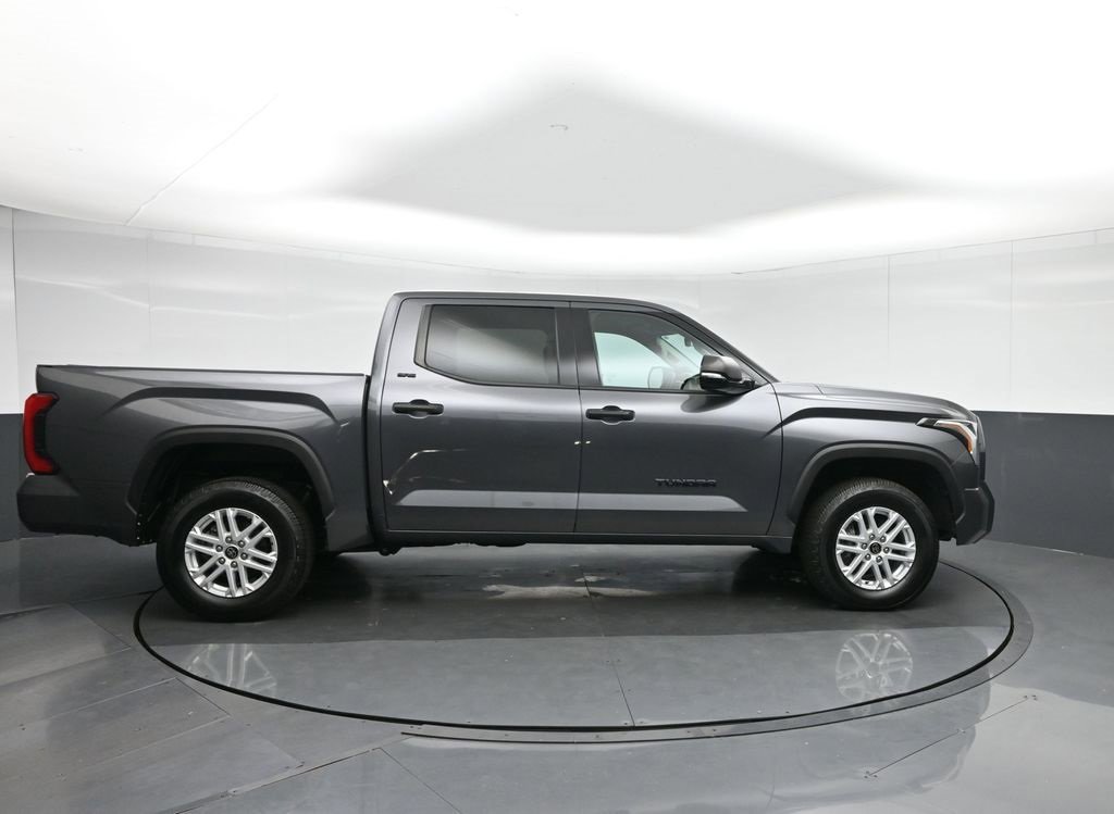 Used 2022 Toyota Tundra SR5 w/ SR5 Convenience Package image 8