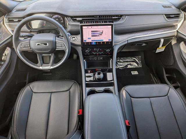 New 2025 Jeep Grand Cherokee Limited w/ Luxury Tech Group II image 16
