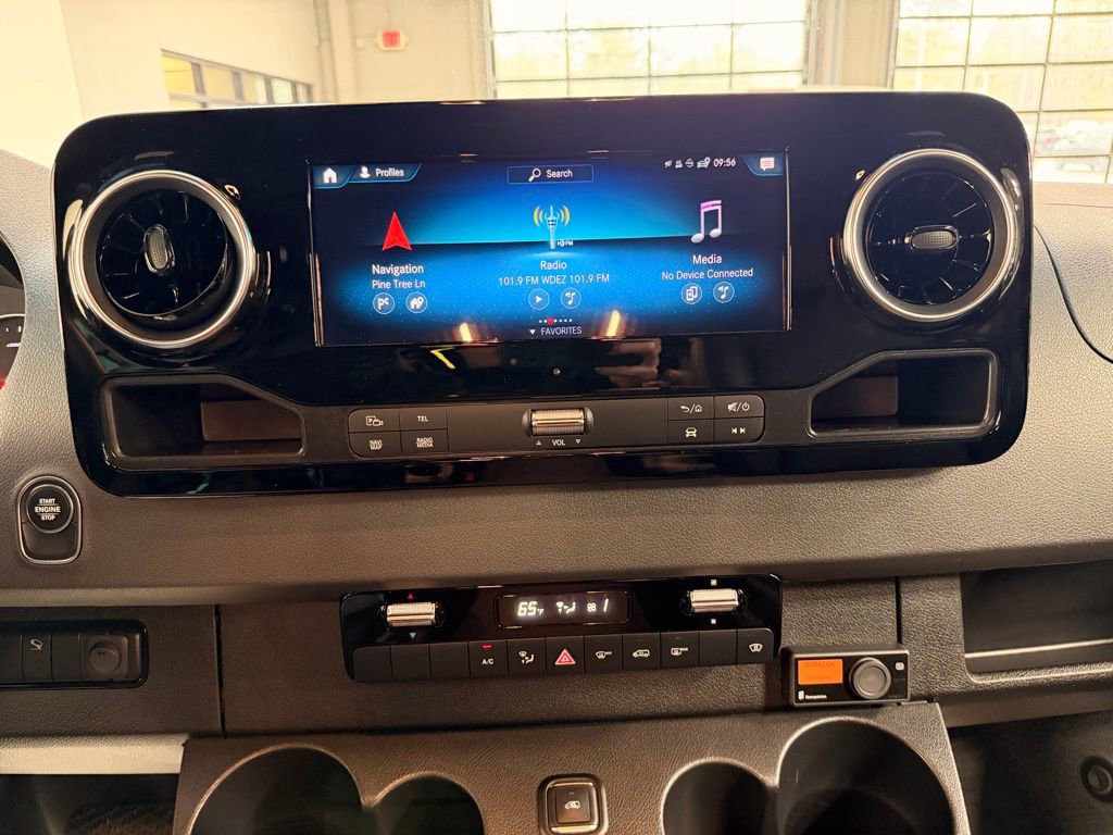 Used 2022 Mercedes-Benz Sprinter 2500 image 39