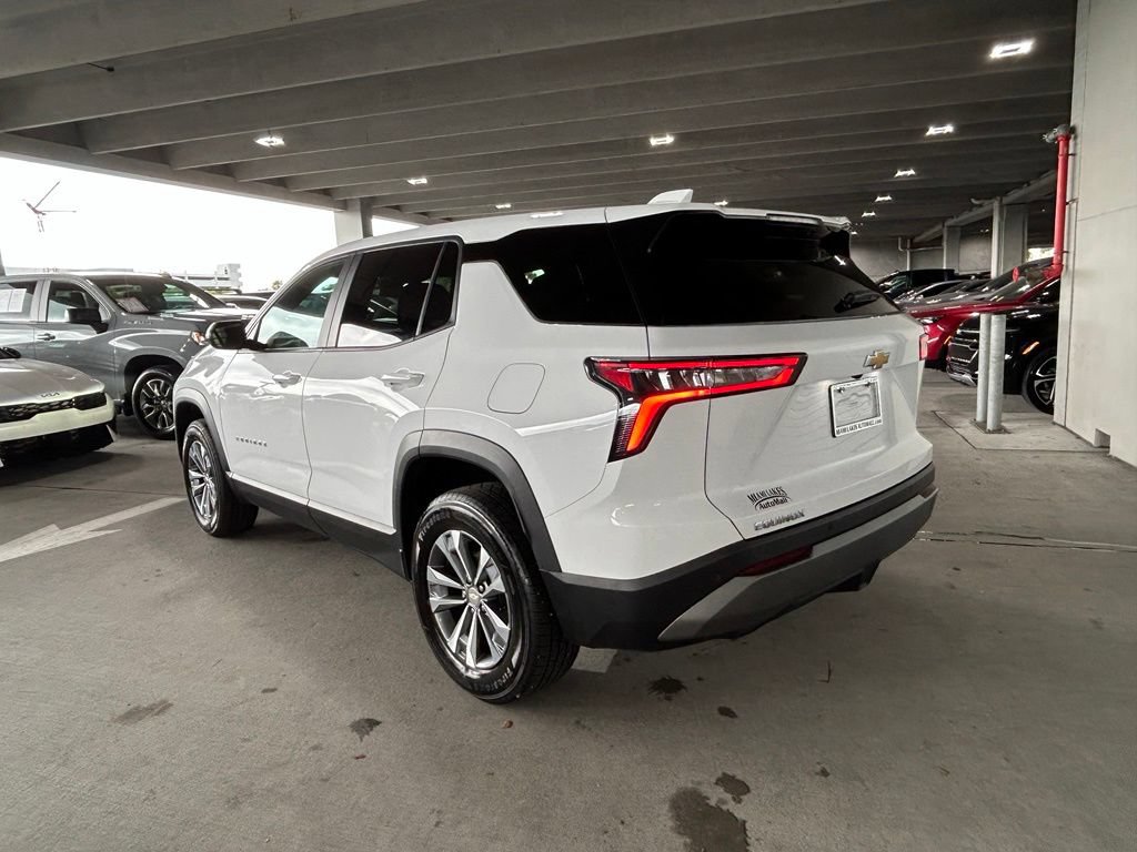 Used 2025 Chevrolet Equinox LT FWD image 3