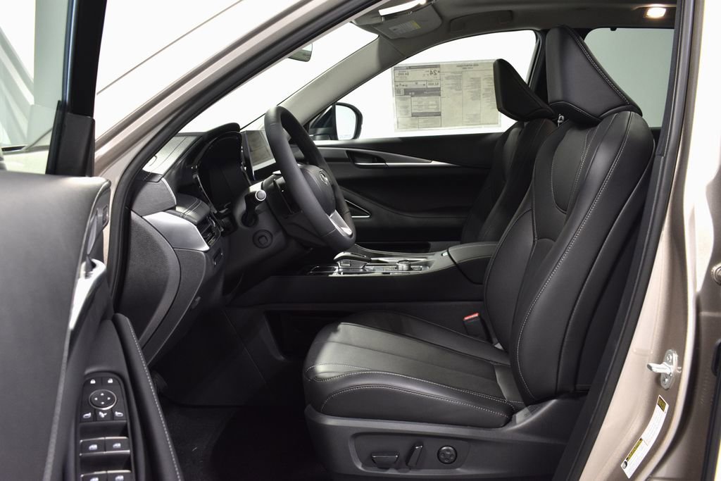 New 2026 INFINITI QX60 Luxe w/ Family Package image 10