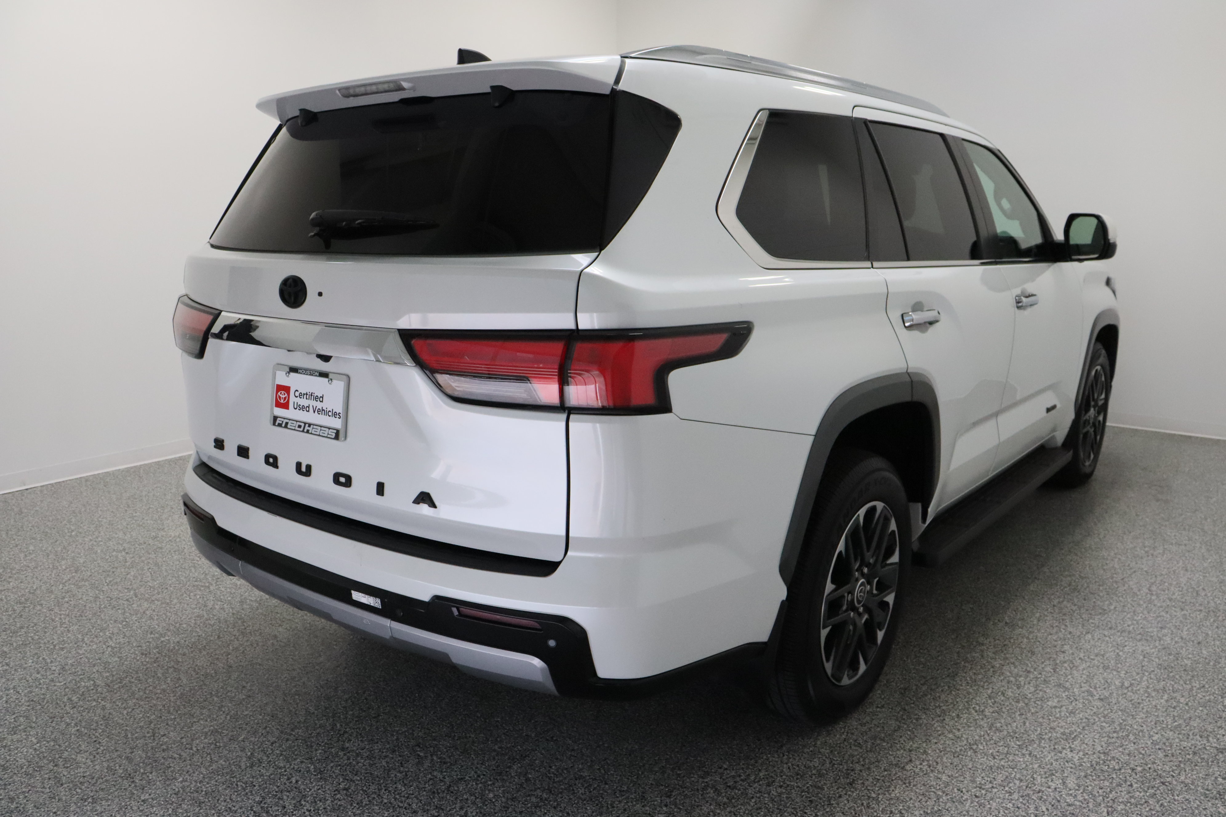 Certified 2024 Toyota Sequoia Limited AWD/4WD image 7