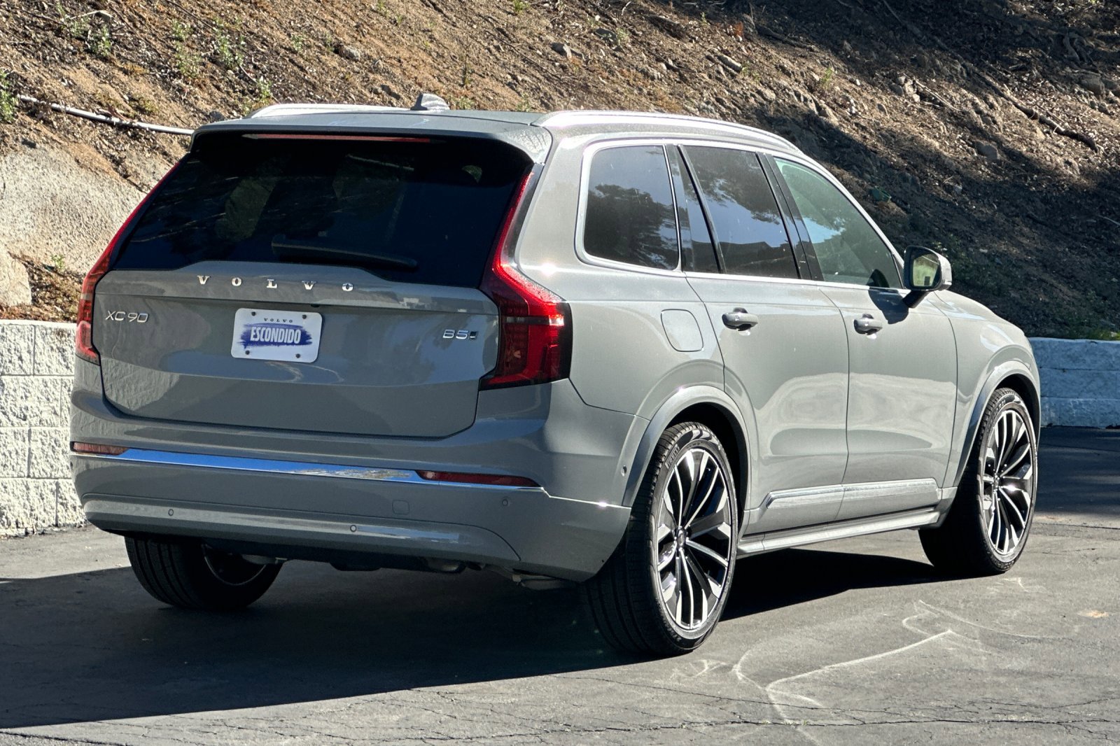 New 2026 Volvo XC90 B5 Plus AWD/4WD image 5