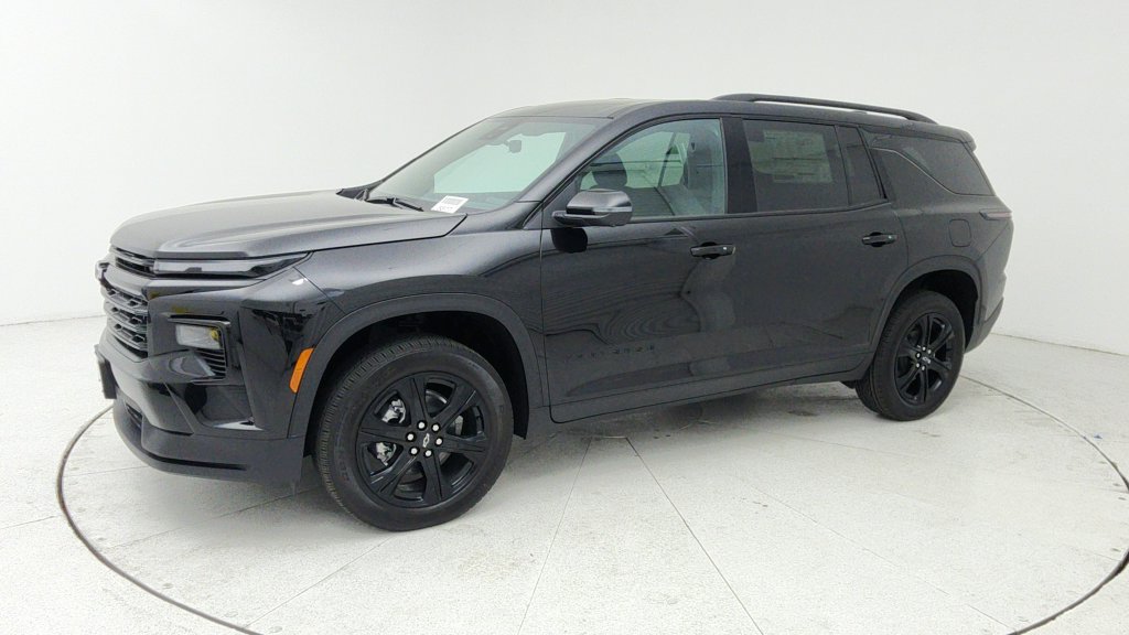 New 2027 Chevrolet Traverse LT w/ Driver Confidence Package FWD image 3
