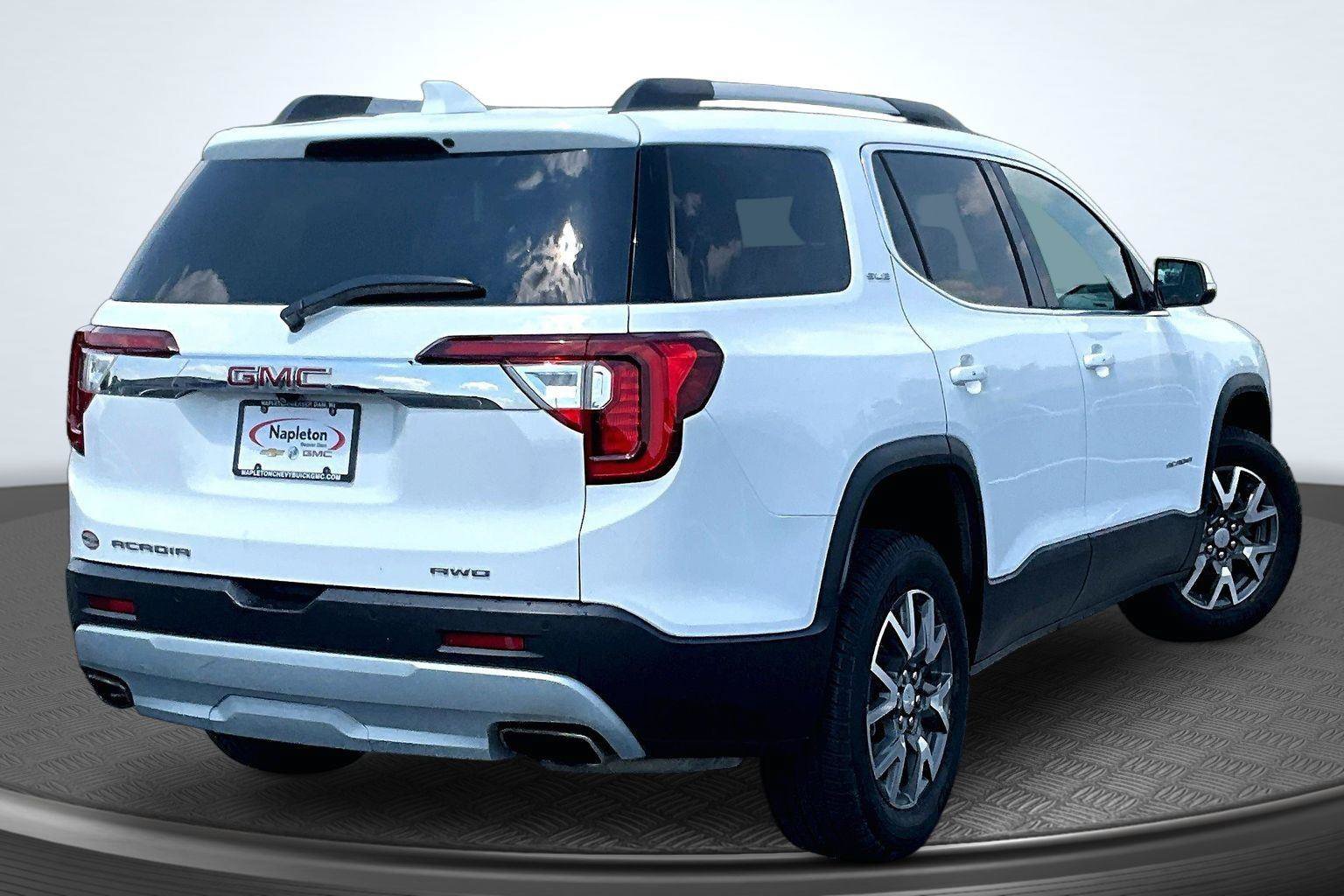 Used 2023 GMC Acadia SLE w/ Driver Convenience Package AWD/4WD image 2
