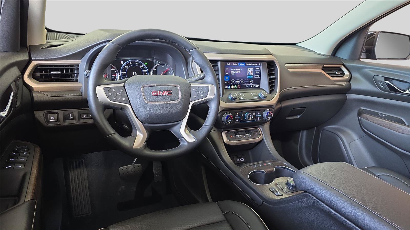 Used 2023 GMC Acadia Denali w/ Denali Ultimate Package AWD/4WD image 21