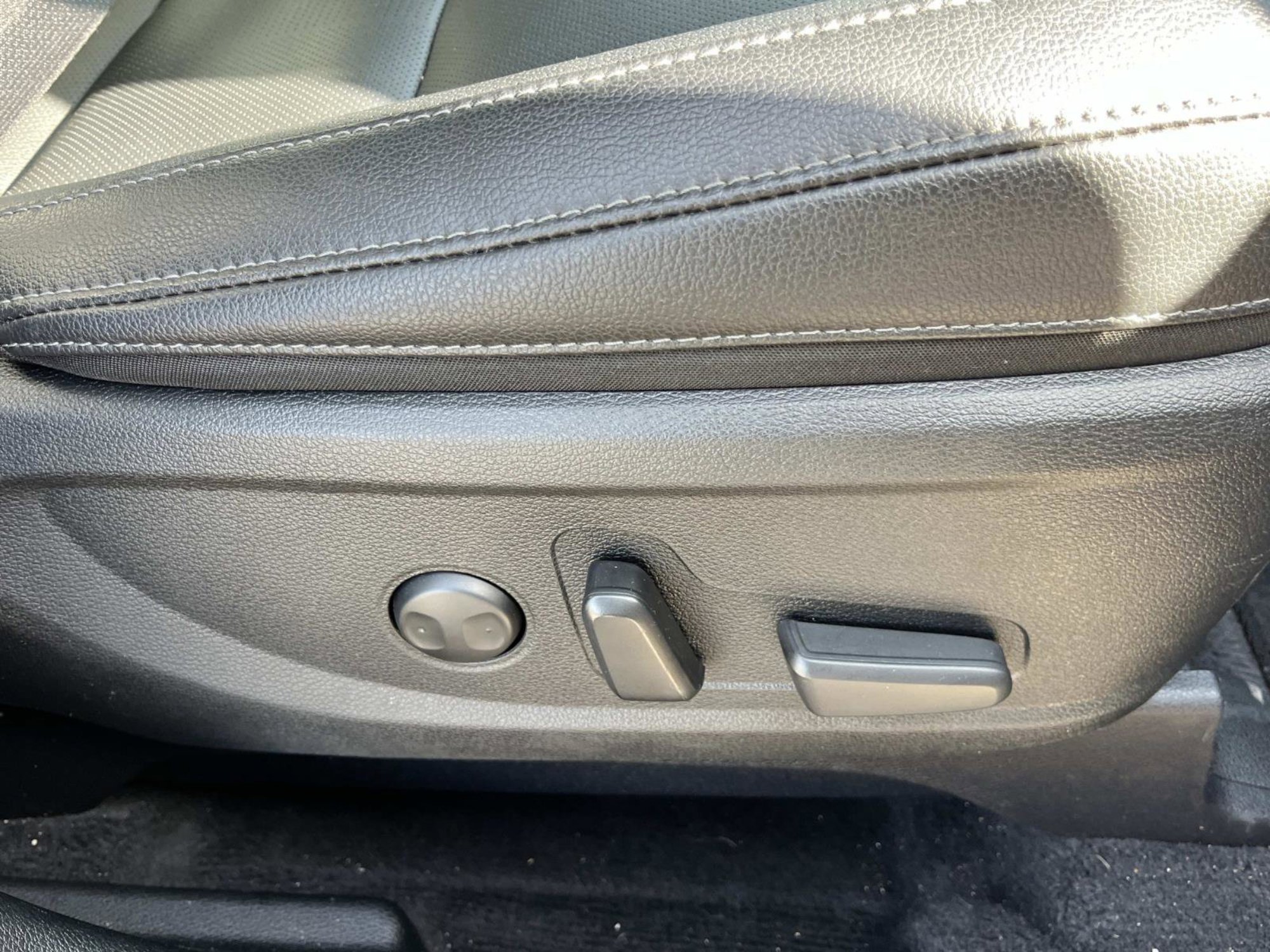 Used 2024 Kia Telluride EX image 28