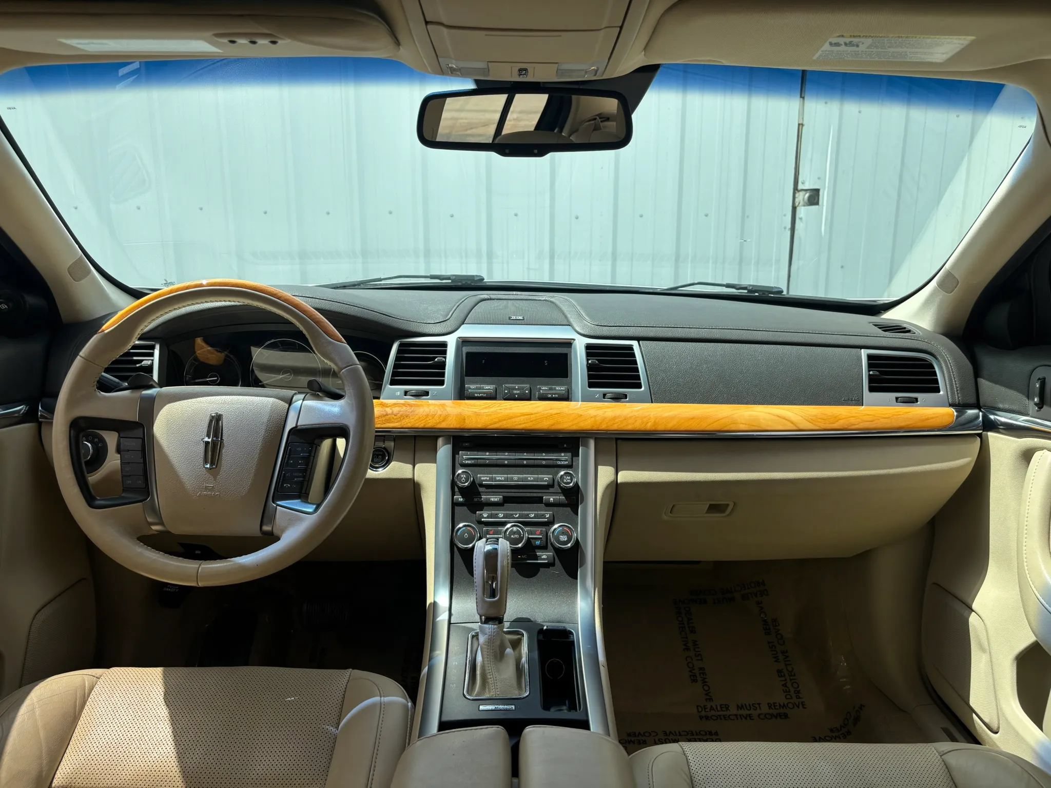 Used 2011 Lincoln MKS FWD image 23