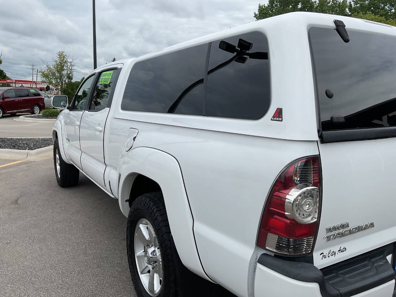 Used 2011 Toyota Tacoma PreRunner w/ TRD Sport Pkg RWD image 5