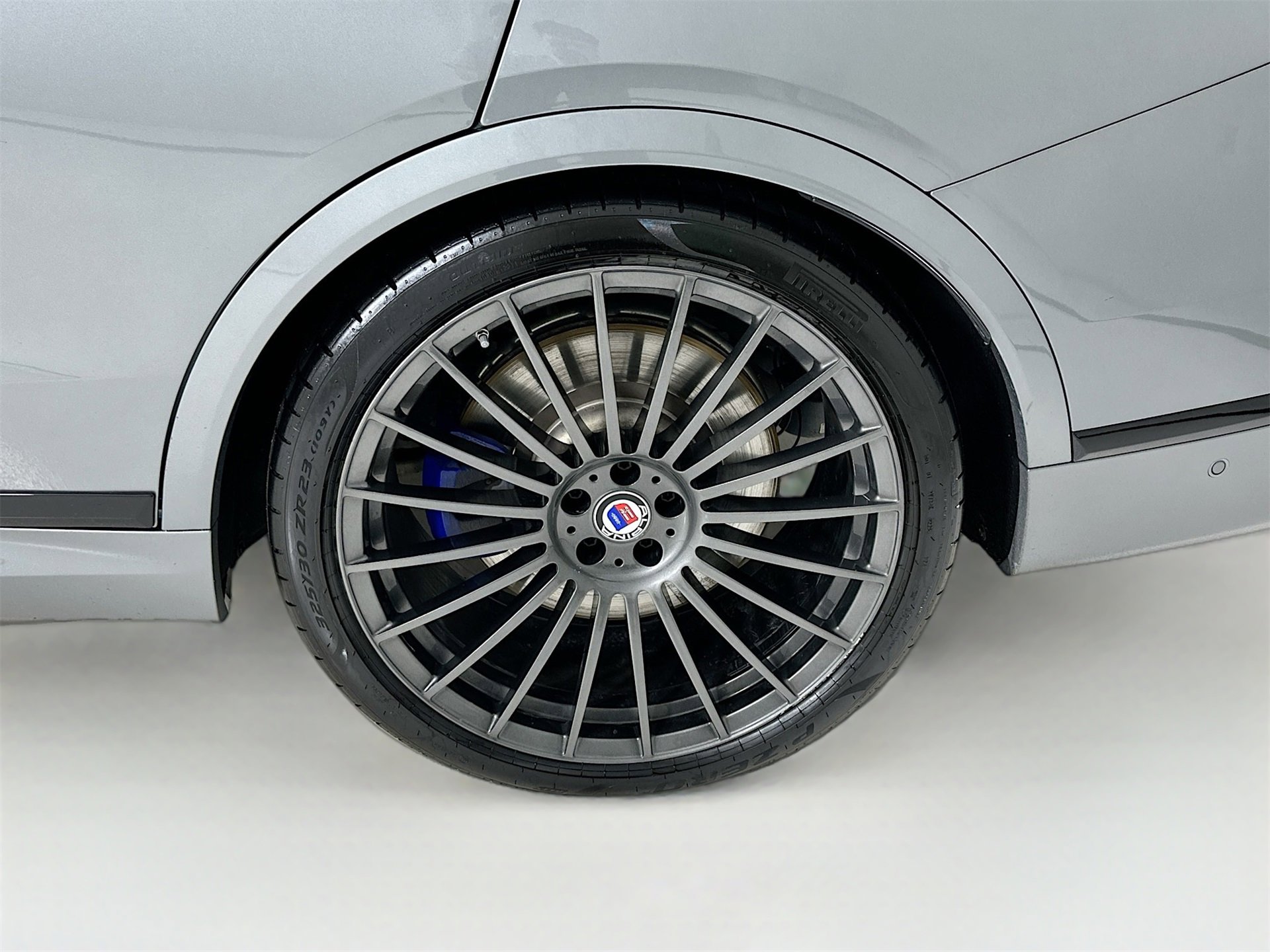 Used 2024 BMW ALPINA XB7 image 35