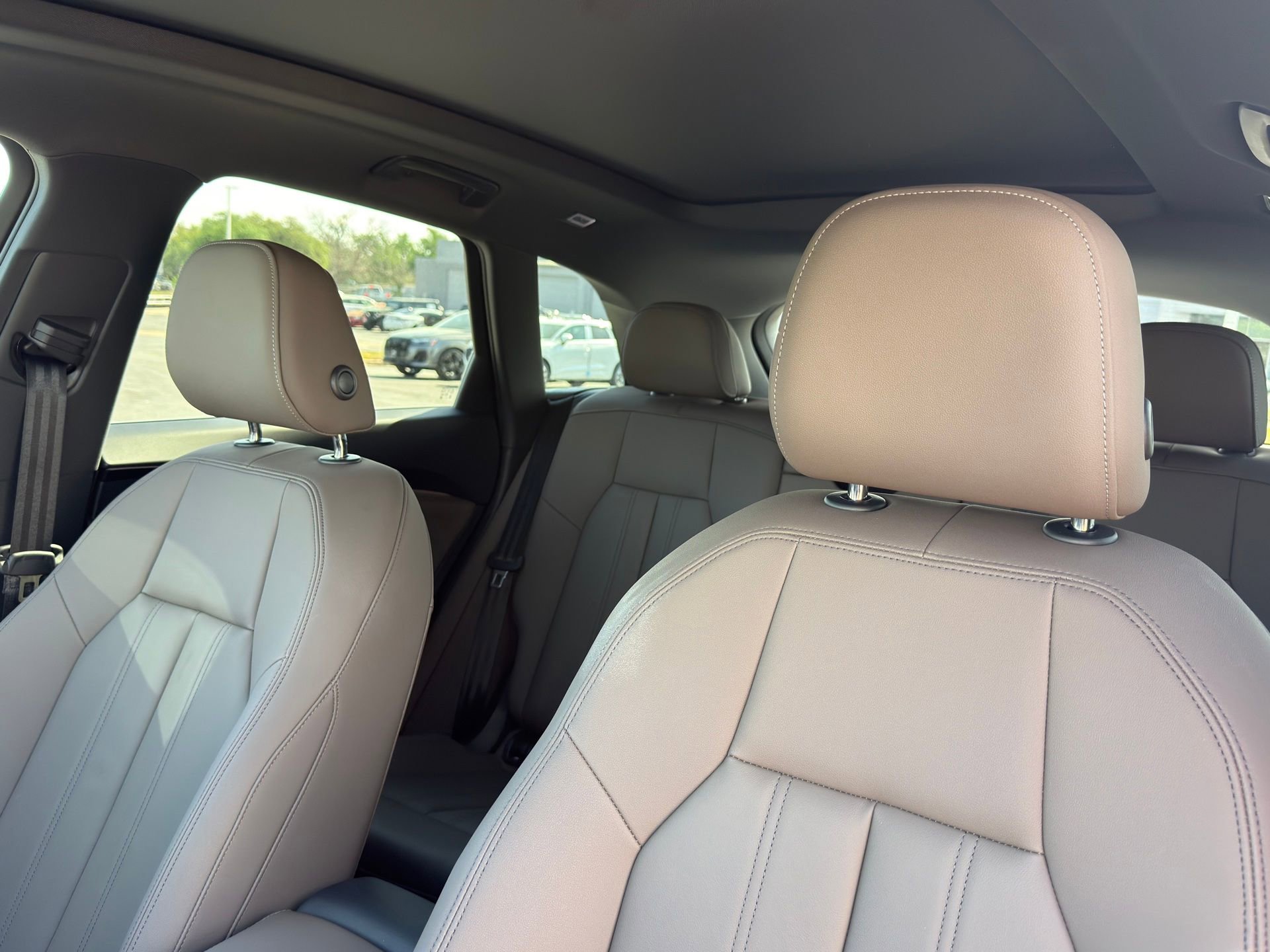 Certified 2025 Audi Q5 Premium w/ Convenience Package image 8