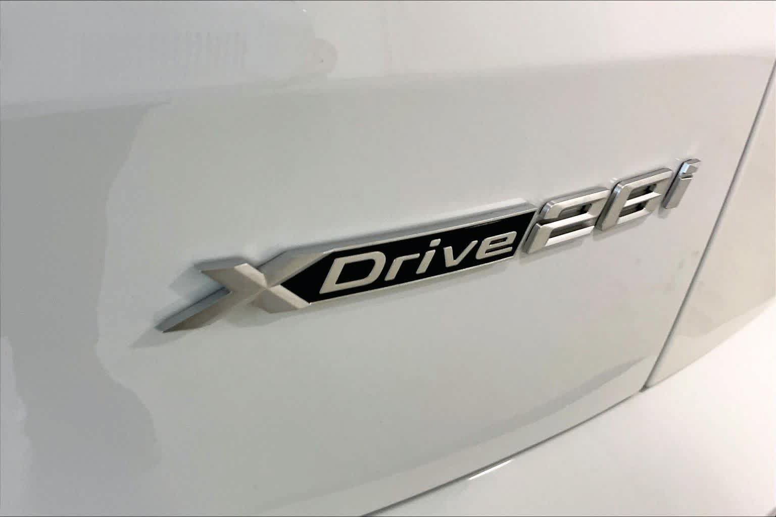 New 2026 BMW X2 xDrive28i w/ Technology Package AWD/4WD image 15