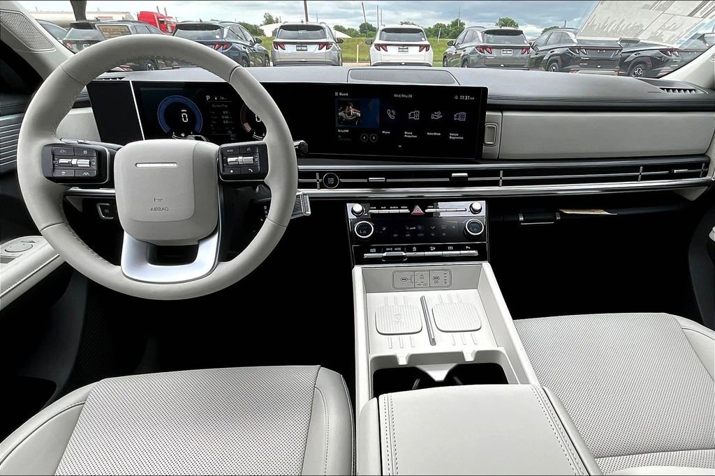 Used 2025 Hyundai Santa Fe SEL image 8