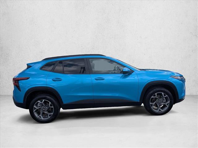 Used 2025 Chevrolet Trax LT FWD image 4