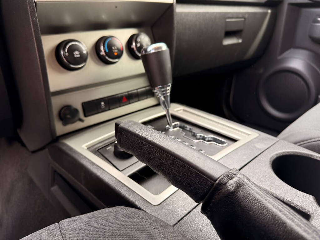 Used 2011 Dodge Nitro Heat image 24