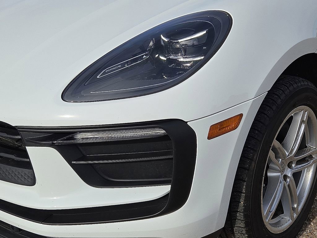 Used 2024 Porsche Macan Turbo image 12