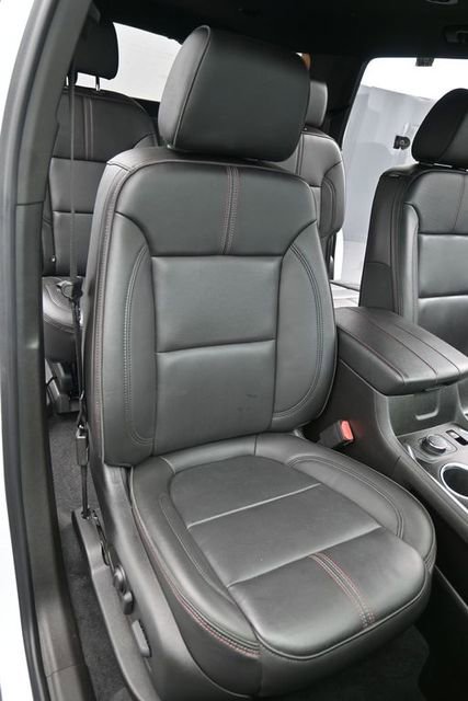 Used 2023 Chevrolet Traverse RS image 18