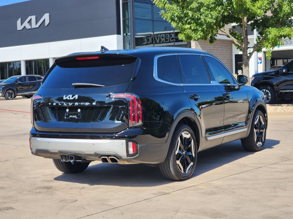 Certified 2024 Kia Telluride EX w/ EX Captain's Chair Package AWD/4WD image 4