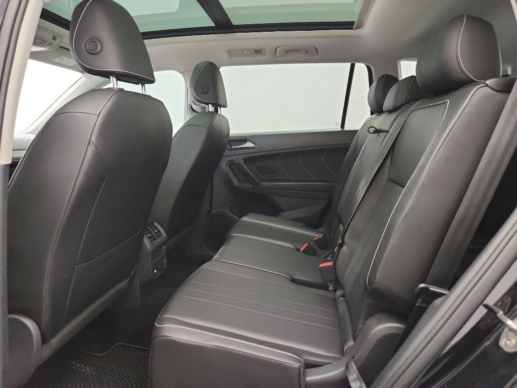 Certified 2023 Volkswagen Tiguan SE w/ Panoramic Sunroof Package image 30