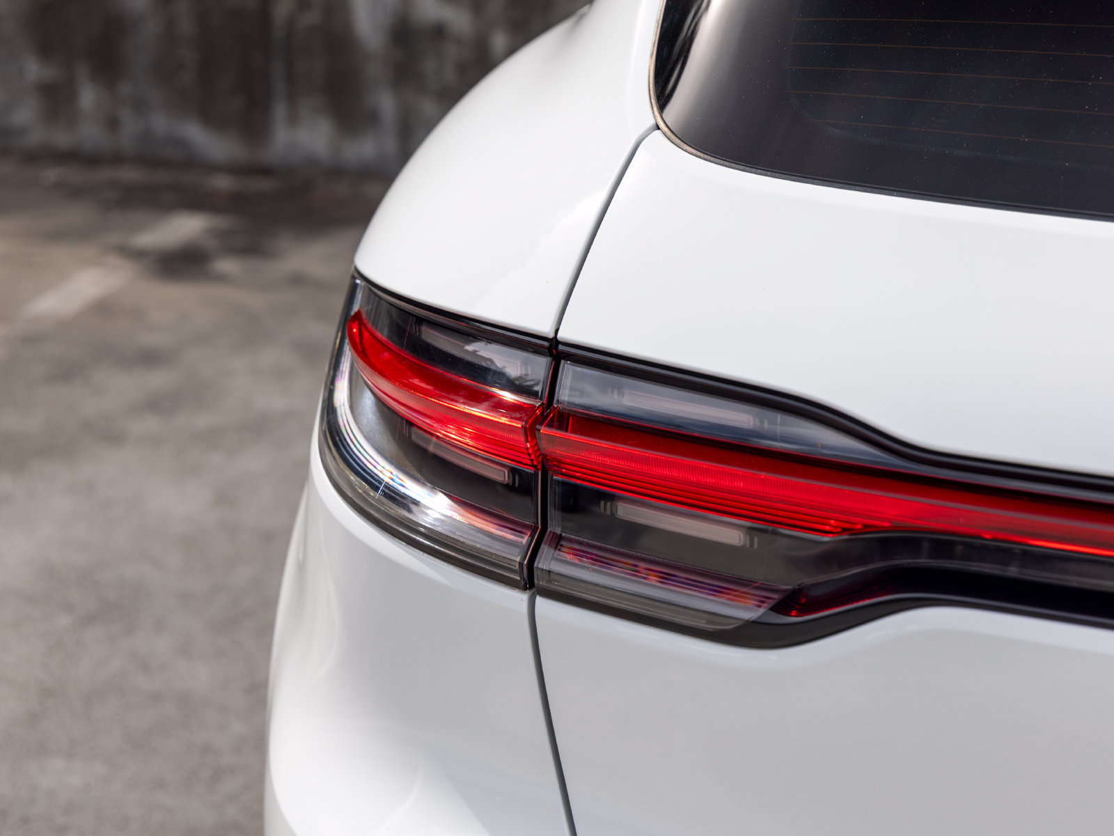 Certified 2021 Porsche Macan AWD/4WD image 19