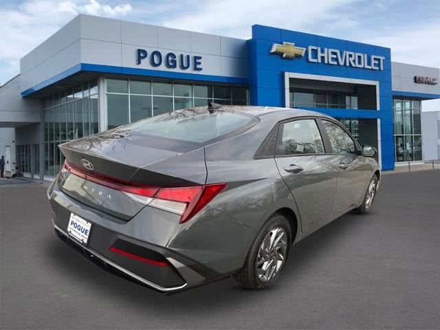Used 2024 Hyundai Elantra SEL FWD image 2