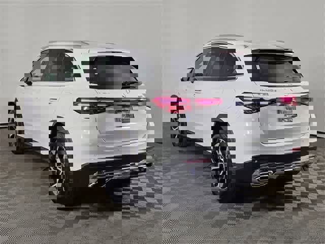 Used 2025 Mercedes-Benz GLC 350e GLC 350e image 3