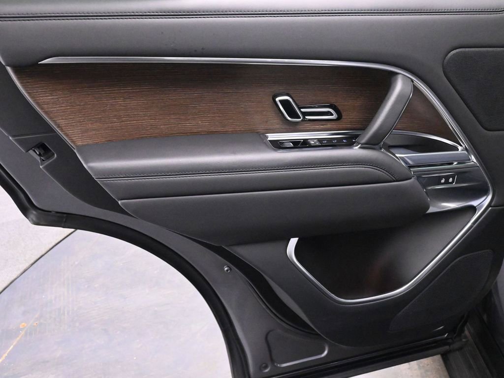 Used 2024 Land Rover Range Rover SE image 14