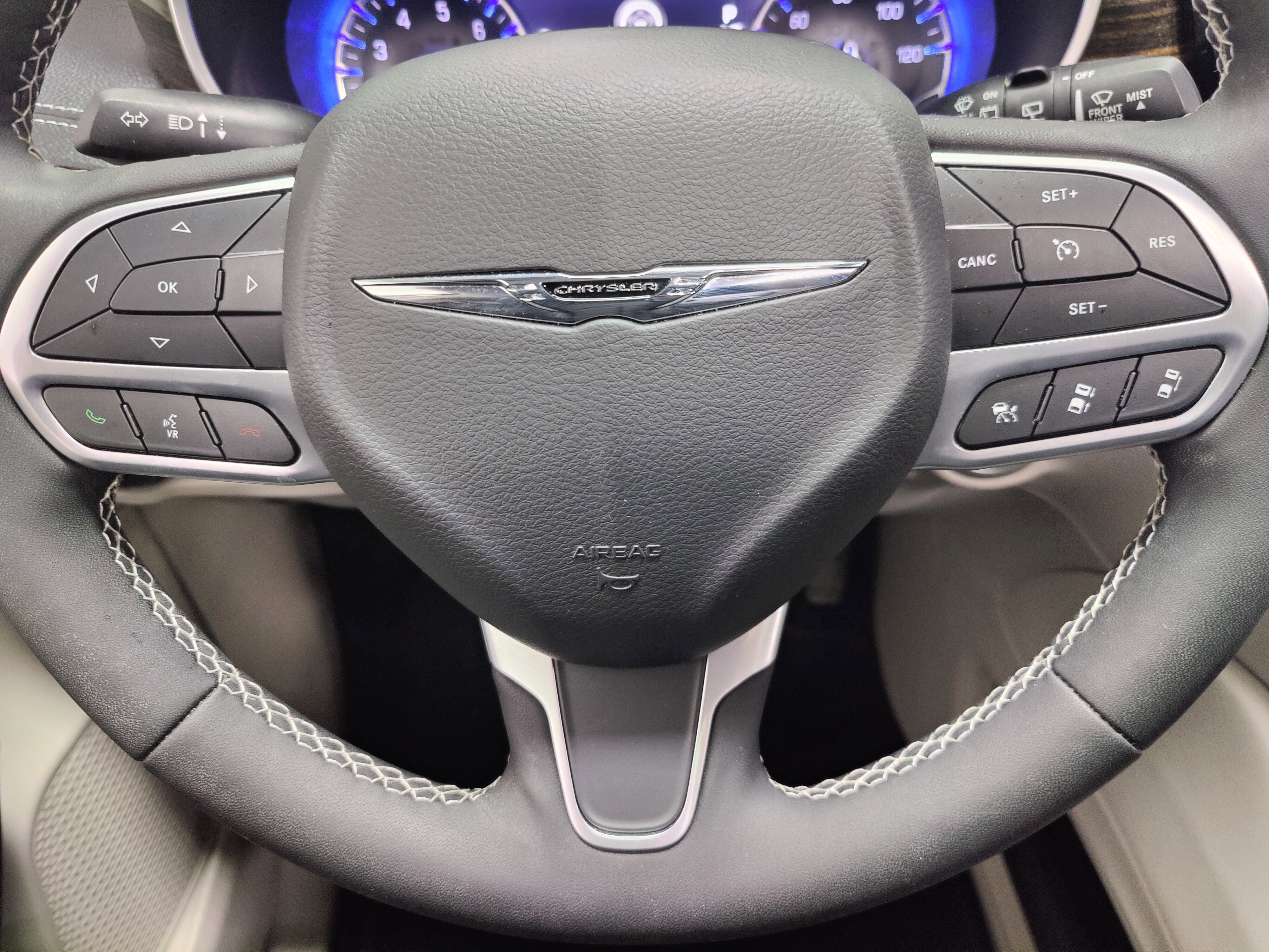 Used 2024 Chrysler Pacifica Limited image 34