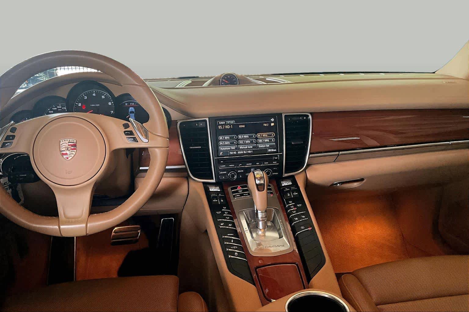 Used 2014 Porsche Panamera RWD image 6