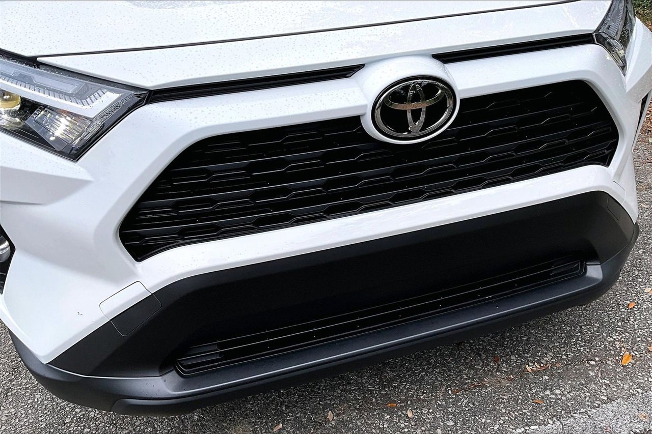 Used 2025 Toyota RAV4 XLE image 30