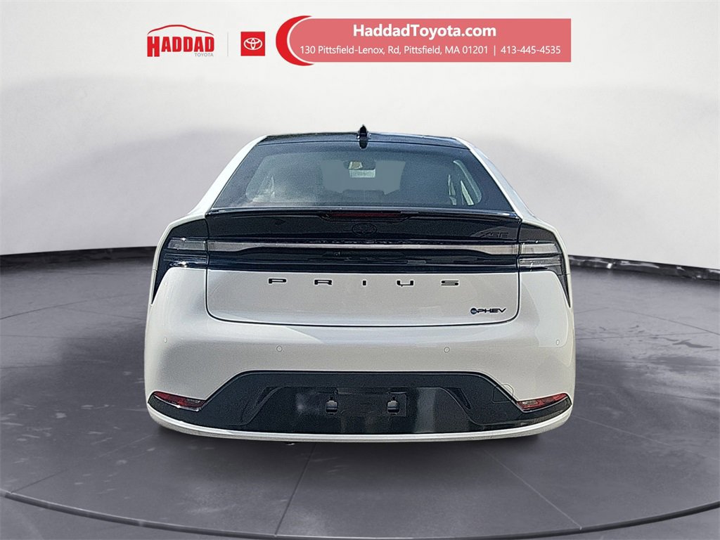 New 2026 Toyota Prius Plug-In Hybrid image 4